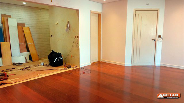 Acabamento piso de madeira