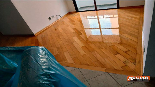 Aplicação de Resina em Piso<