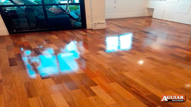 Colocação de tacos de madeira<