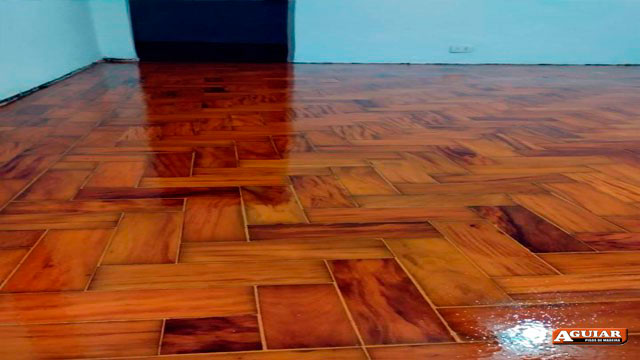 Como Tirar Riscos do Piso de Madeira