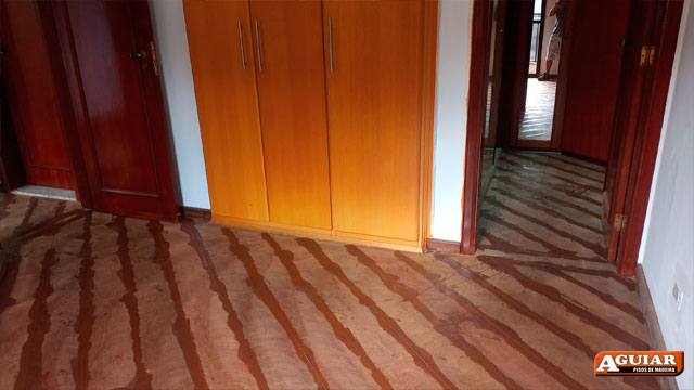 Conserto Piso Madeira SP<