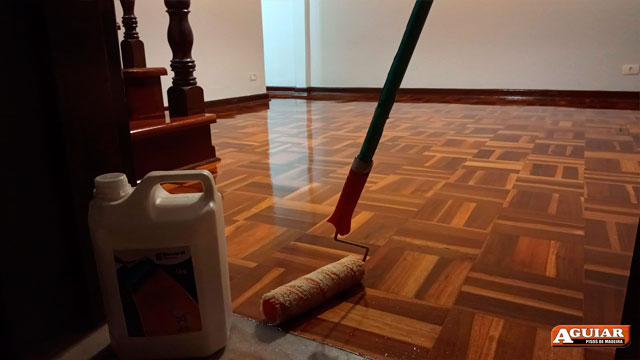 Conserto piso de madeira<