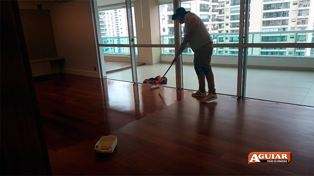 Ebanização de madeira